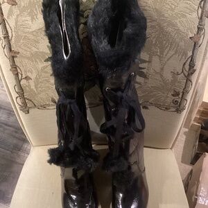 NEW Bebe Rafa Tall Black Fur Trim Logo Puffer Wedge Boot - Size 7 1/2M